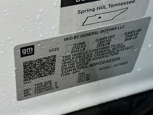 Used 2023 GMC Acadia SLE w/ Driver Convenience Package image 12