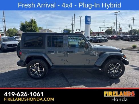 Used 2024 Jeep Wrangler Unlimited w/ Convenience Group AWD/4WD image 7