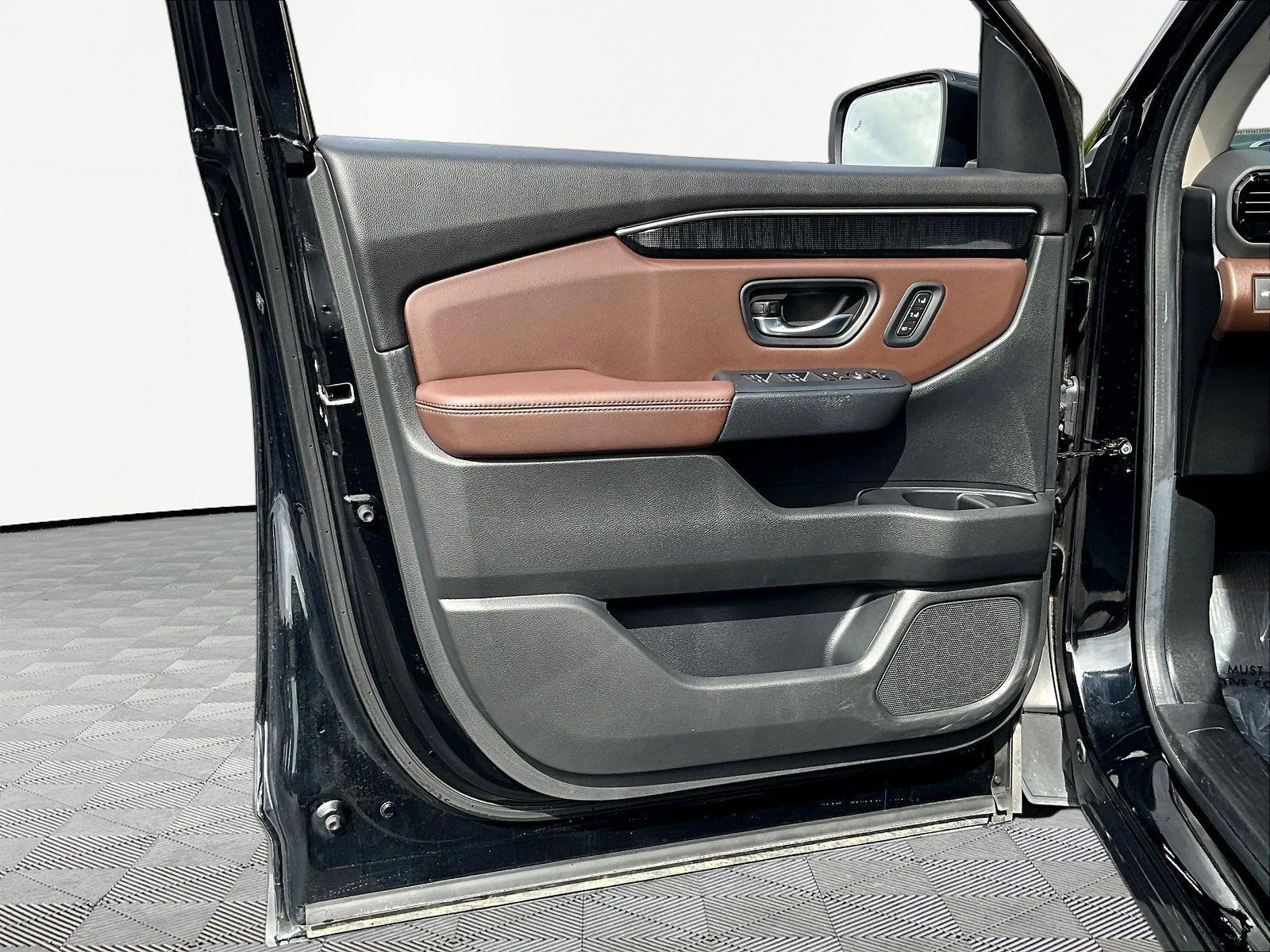 Used 2025 Honda Pilot Elite image 20