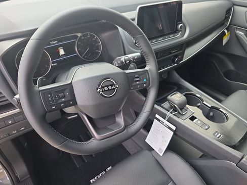 New 2026 Nissan Rogue SV image 6