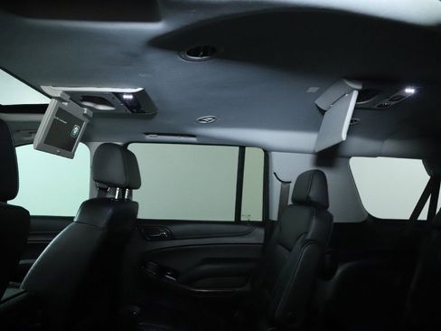 Used 2019 GMC Yukon XL SLT w/ Graphite Performance Edition image 14