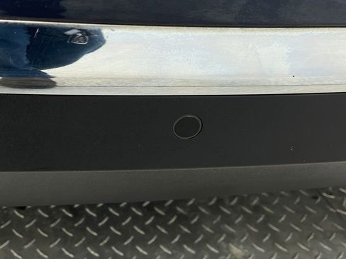 Used 2018 Chevrolet Equinox LT image 11