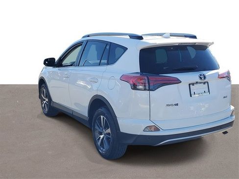 Used 2018 Toyota RAV4 XLE image 3
