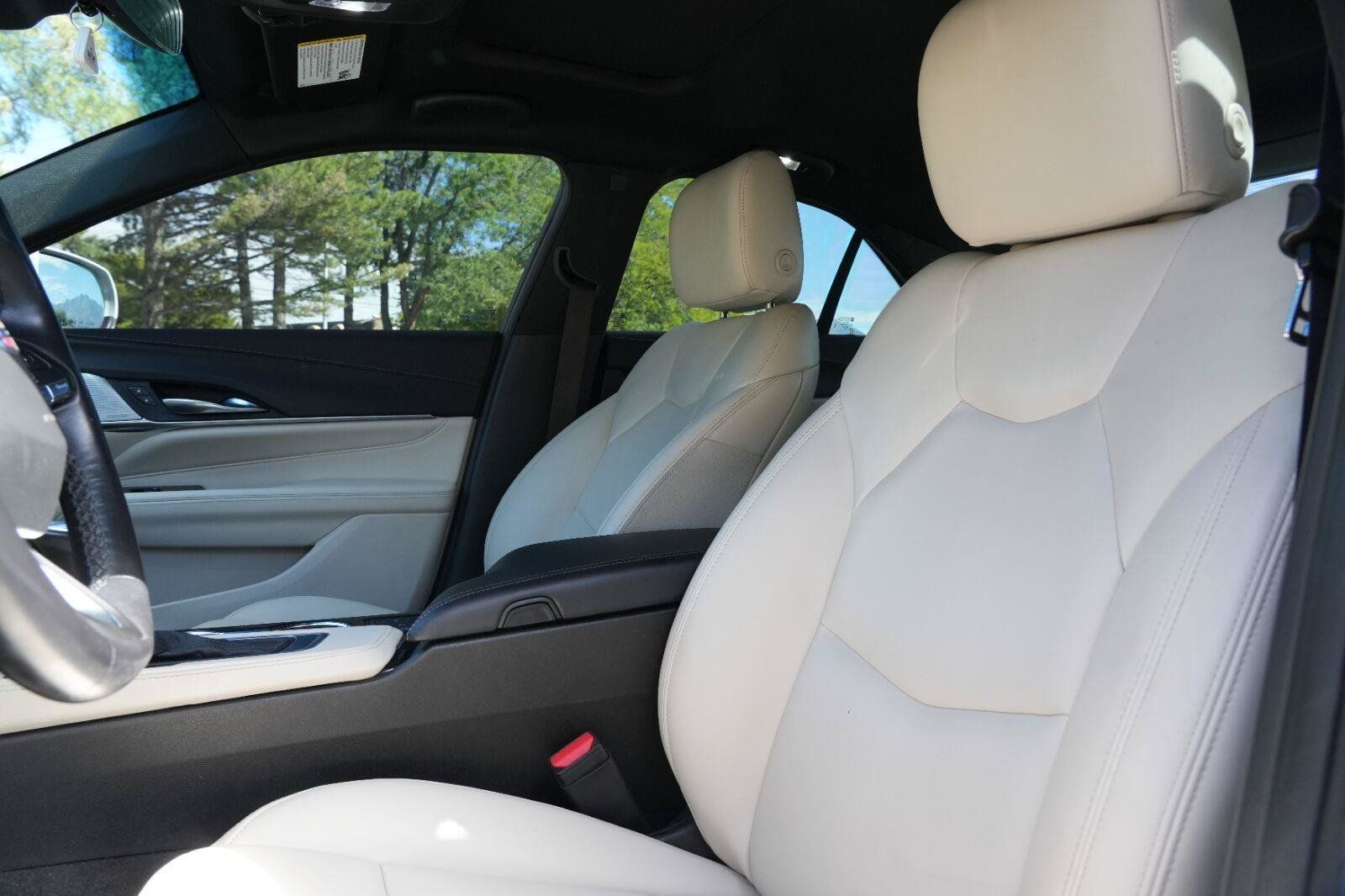 Used 2021 Cadillac CT4 Luxury w/ Sun And Sound Package RWD image 10