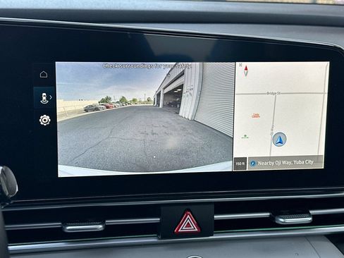 Used 2025 Hyundai Elantra Limited FWD image 24