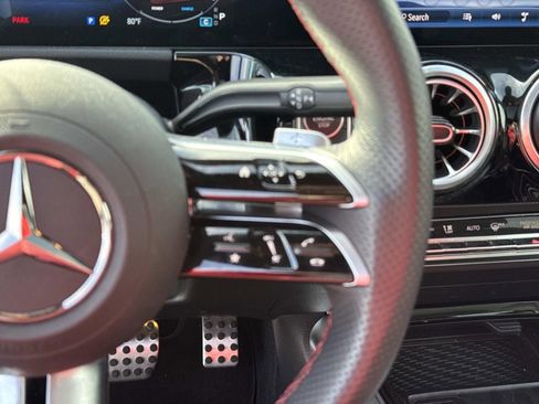 Used 2025 Mercedes-Benz GLA 250 image 24