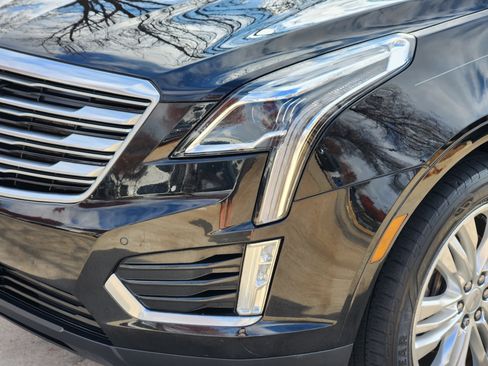 Used 2018 Cadillac XT5 Premium Luxury image 8