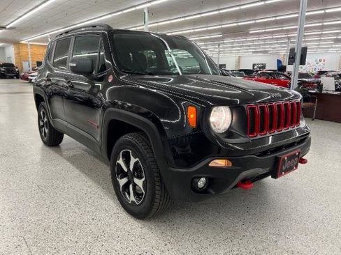 Used 2019 Jeep Renegade Trailhawk w/ Cold Weather Group II image 3