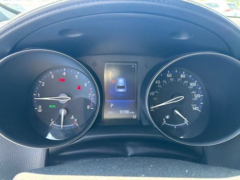 Used 2018 Toyota C-HR XLE FWD image 12