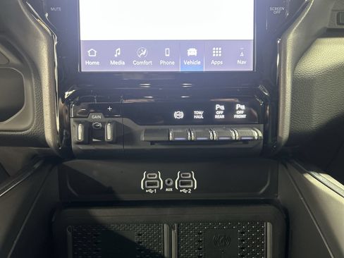 Used 2025 RAM 3500 Laramie w/ Night Edition AWD/4WD image 13