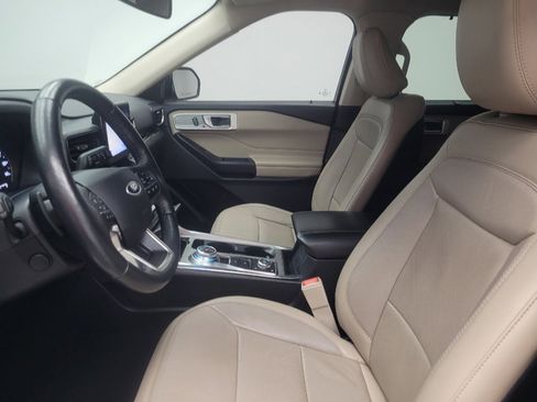 Used 2020 Ford Explorer Limited w/ Class III Trailer Tow Package image 17