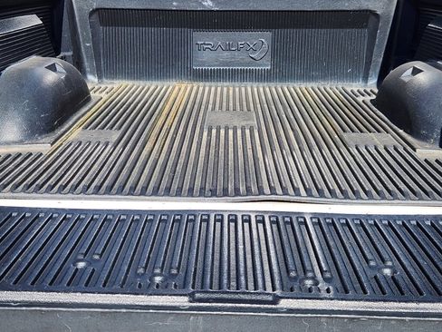 Used 2020 RAM 1500 Classic SLT image 12