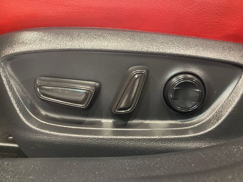 Used 2019 Toyota Camry XSE image 13