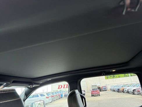 Used 2022 RAM 1500 Limited w/ Body Color Bumper Group AWD/4WD image 11