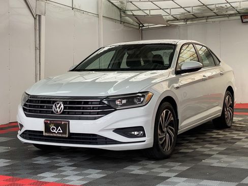 Used 2021 Volkswagen Jetta SEL Premium FWD image 3
