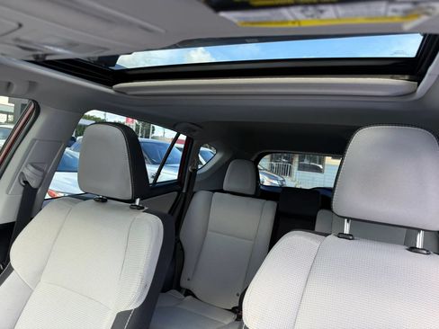 Used 2018 Toyota RAV4 XLE FWD image 16
