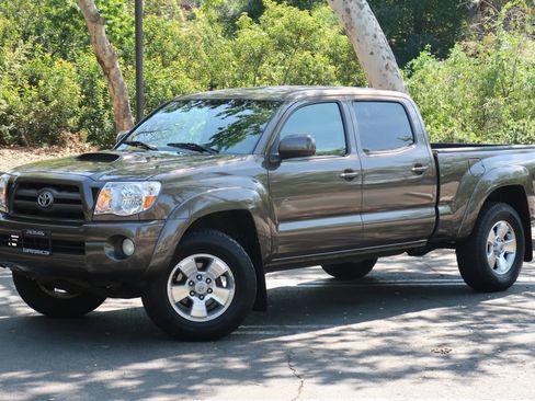 Used 2009 Toyota Tacoma PreRunner image 2