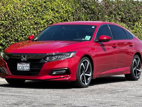 Used 2018 Honda Accord Sport image 9