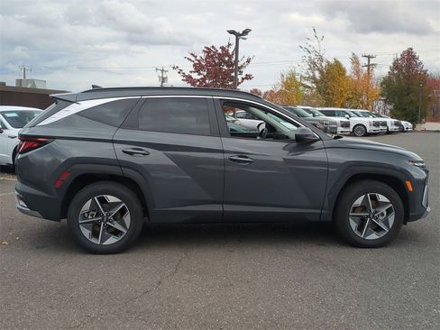 Certified 2025 Hyundai Tucson SEL image 2