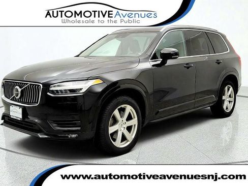 Used 2022 Volvo XC90 T5 Momentum AWD/4WD image 1