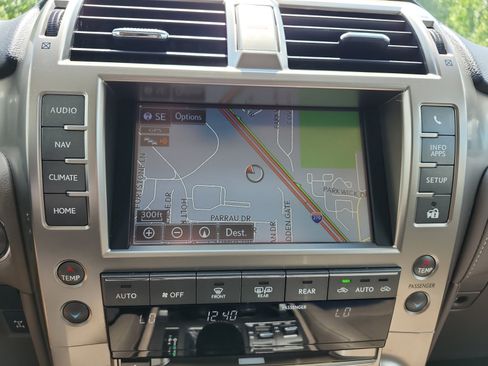 Used 2014 Lexus GX 460 Luxury AWD/4WD image 22