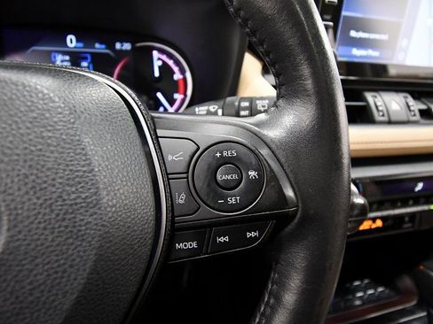 Used 2019 Toyota RAV4 Limited image 22