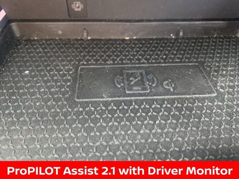 Certified 2025 Nissan Rogue SL w/ Tech Package AWD/4WD image 18