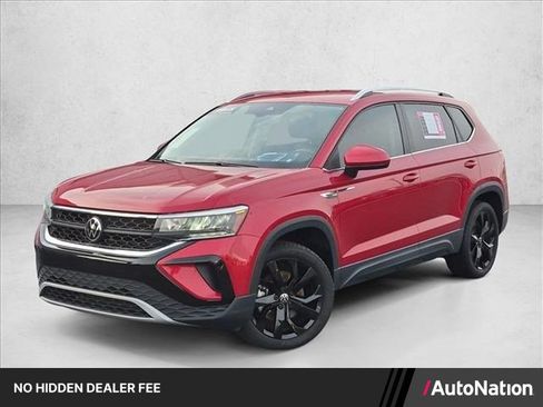 Used 2023 Volkswagen Taos SE w/ Black Wheel Package FWD image 1