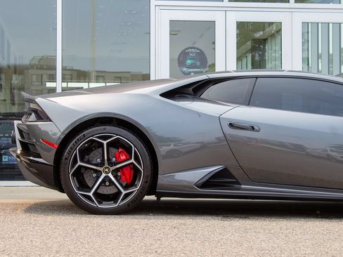 Used 2020 Lamborghini Huracan EVO AWD/4WD image 6