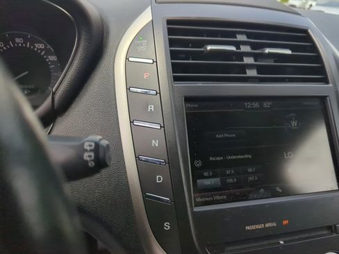 Used 2015 Lincoln MKC FWD image 14