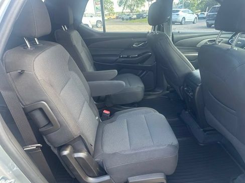 Used 2023 Chevrolet Traverse LT AWD/4WD image 12