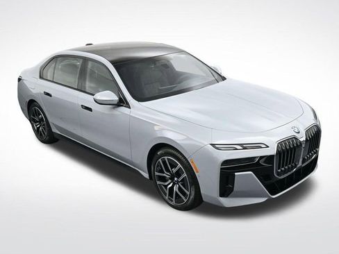 New 2026 BMW 740i xDrive image 19