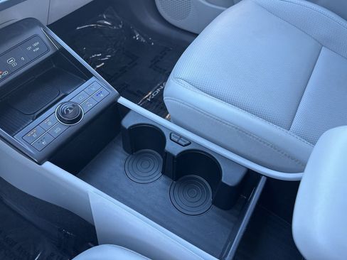 Used 2025 Hyundai Kona Limited image 41