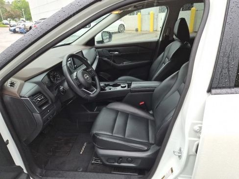 Used 2023 Nissan Rogue SV w/ SV Premium B Package AWD/4WD image 17