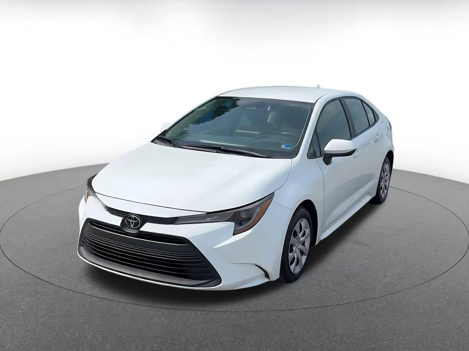 Used 2025 Toyota Corolla LE FWD image 6