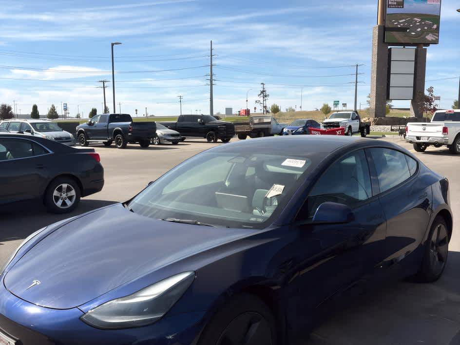 Used 2023 Tesla Model 3 Long Range AWD/4WD image 3