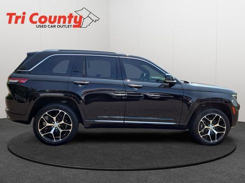Used 2022 Jeep Grand Cherokee Summit AWD/4WD image 9