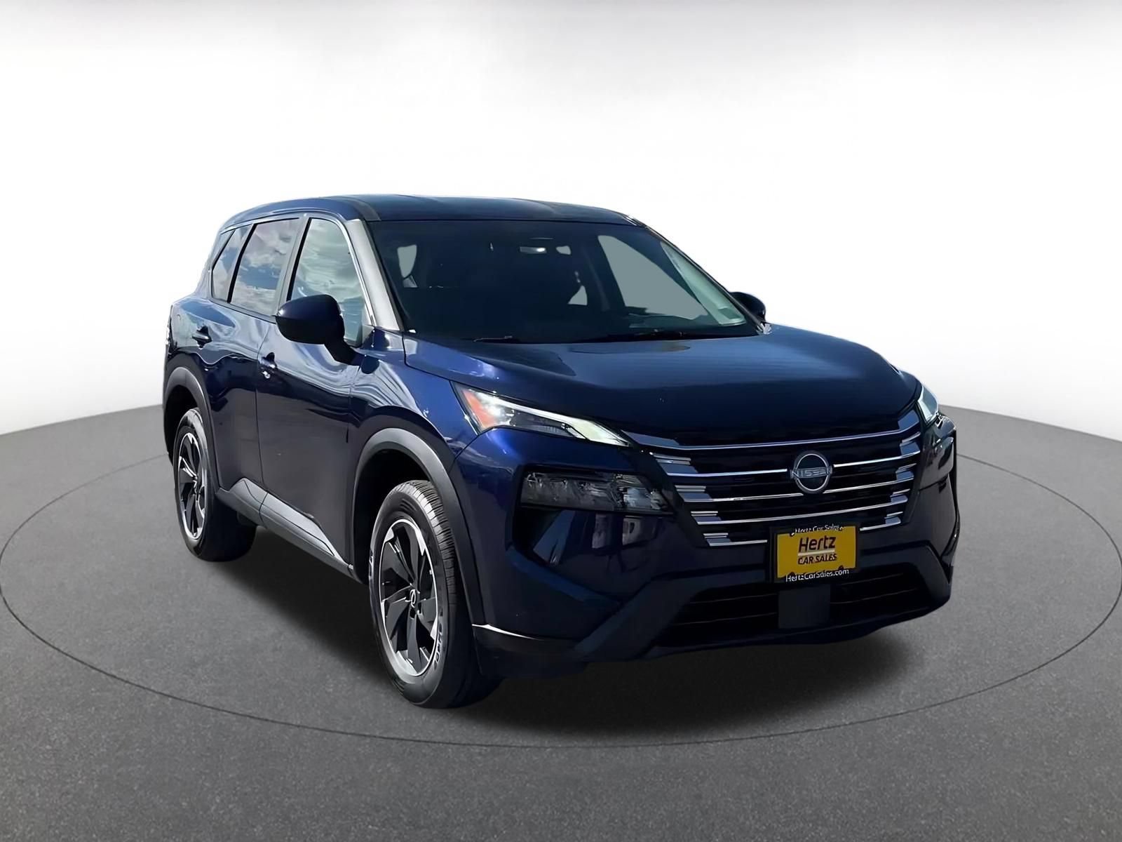 Used 2025 Nissan Rogue SV AWD/4WD image 3