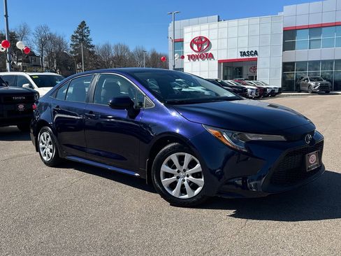 Used 2022 Toyota Corolla LE image 1