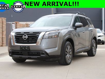Used 2024 Nissan Pathfinder SV