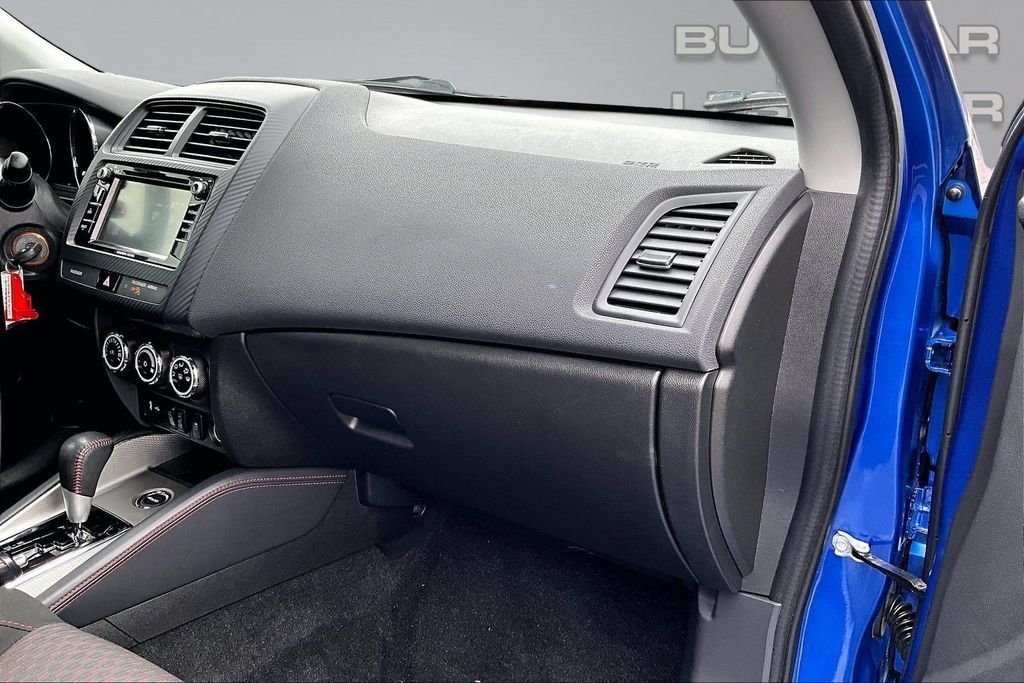 Used 2018 Mitsubishi Outlander Sport LE AWD/4WD image 17