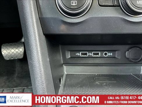 Used 2020 Volkswagen Tiguan SEL AWD/4WD image 16
