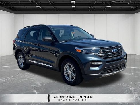 Used 2023 Ford Explorer XLT w/ Equipment Group 202A AWD/4WD image 7