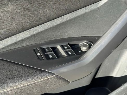 Certified 2024 Volkswagen Jetta SE FWD image 29