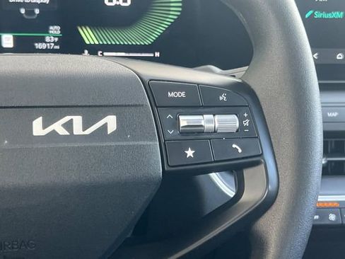 Used 2025 Kia K4 image 30