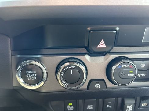 Used 2023 Toyota Tacoma TRD Off-Road w/ Technology Package image 17