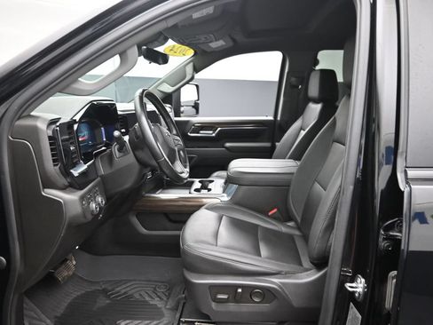 Used 2024 Chevrolet Silverado 3500 LT w/ Midnight Edition AWD/4WD image 16