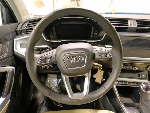 Used 2025 Audi Q3 2.0T Premium image 32