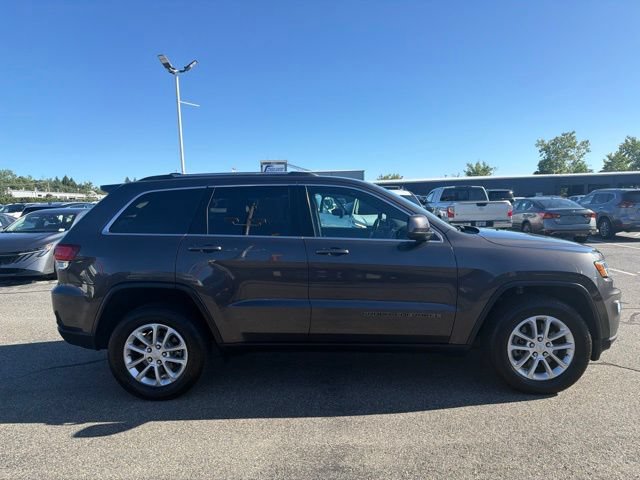 Used 2021 Jeep Grand Cherokee Laredo AWD/4WD image 4