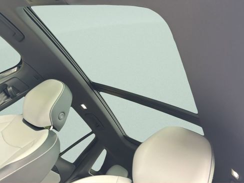 New 2026 Volkswagen Tiguan SE R-Line FWD image 14